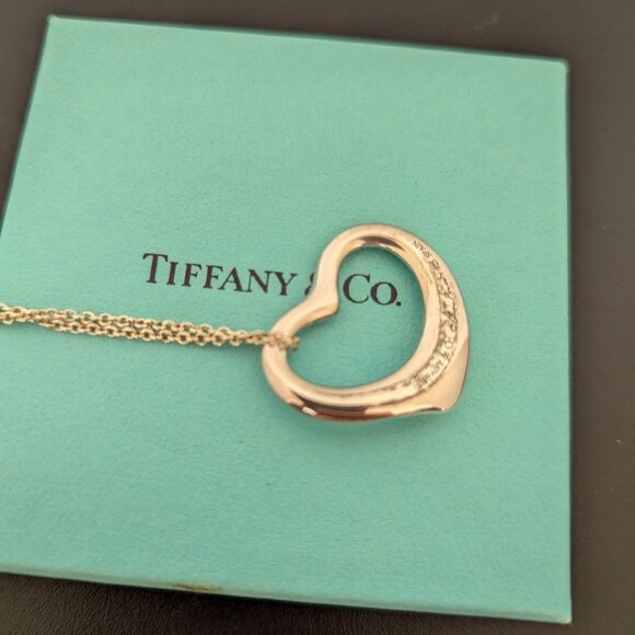 Tiffany Elsa Peretti Open Heart Pendant in sterling silver 27 mm - Picture 5 of 16
